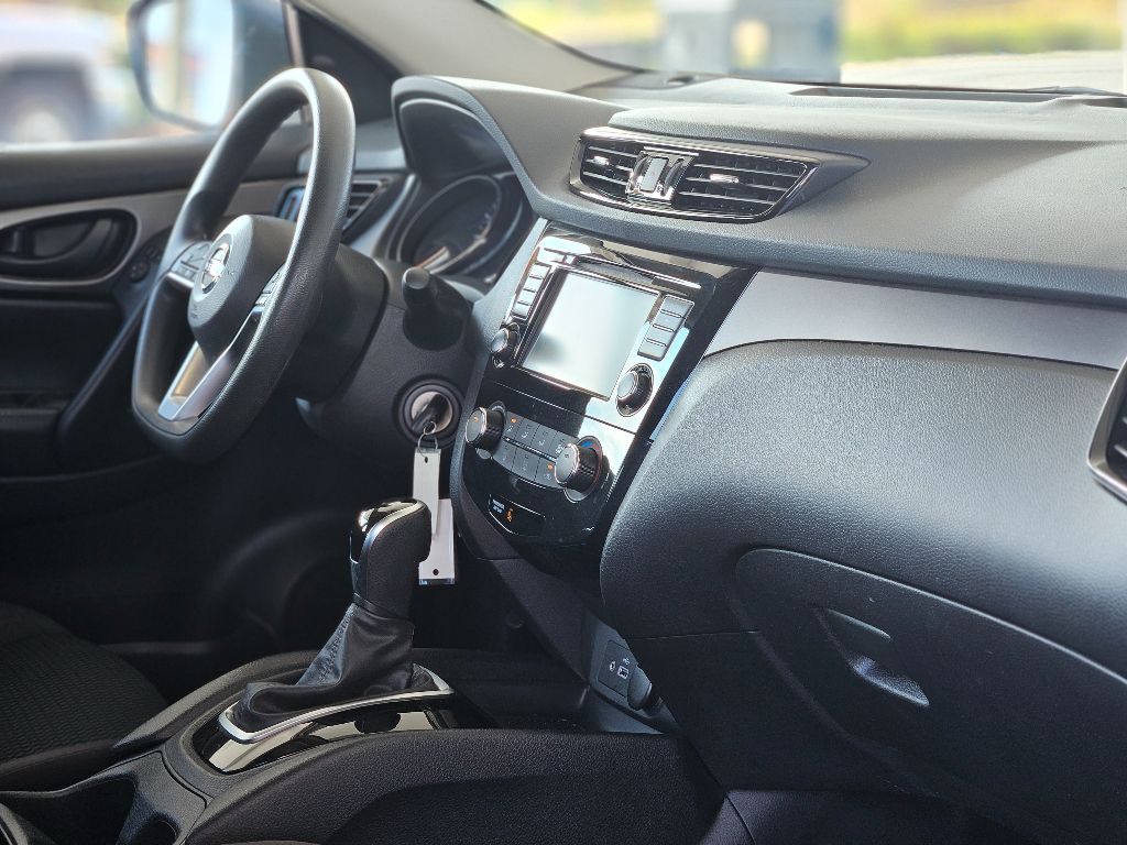 2022 Nissan Rogue Sport S photo 10
