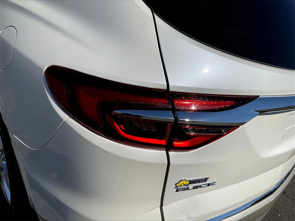 2018 Buick Enclave Essence photo 30