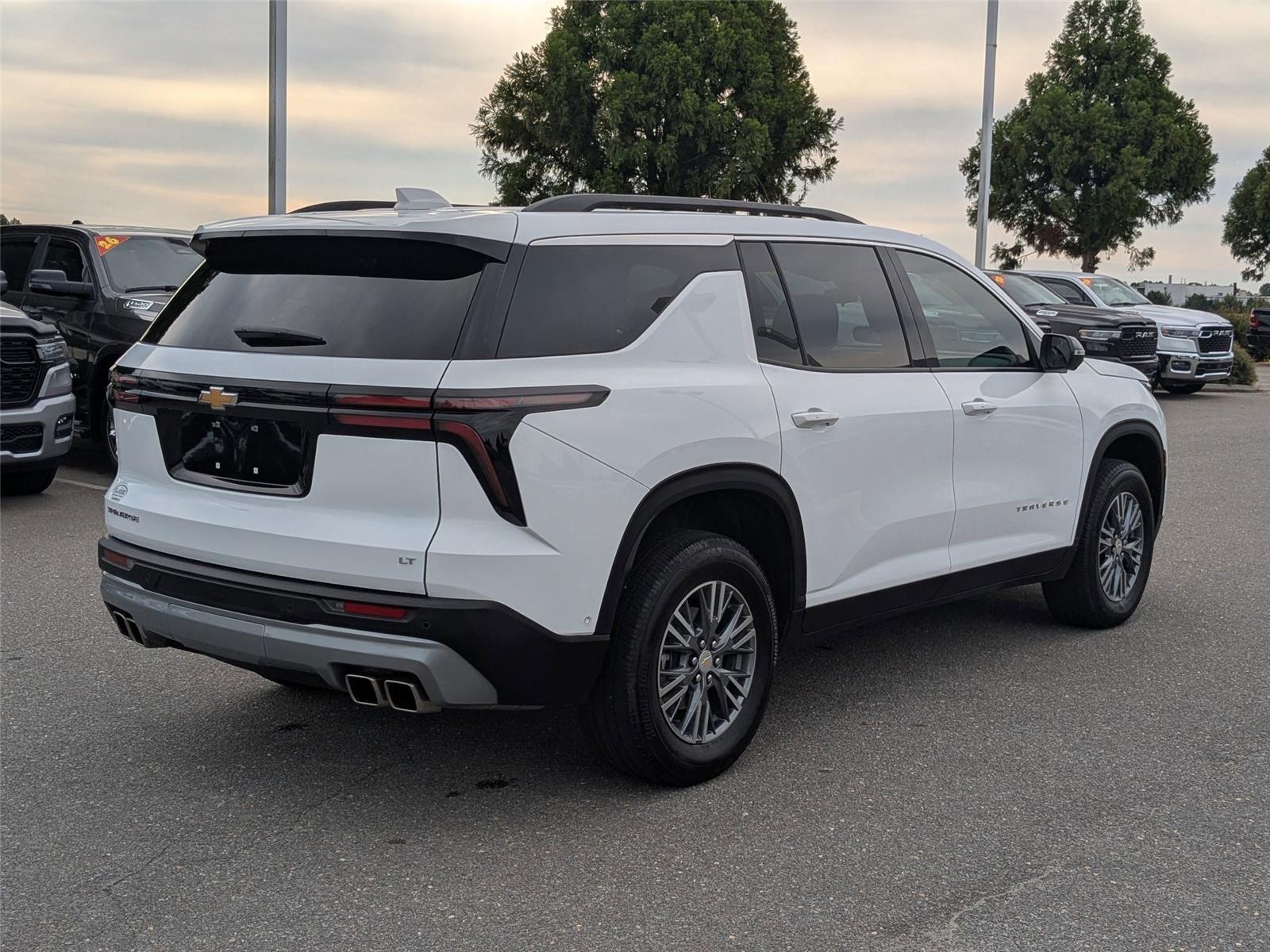 2024 Chevrolet Traverse 1LT photo 4