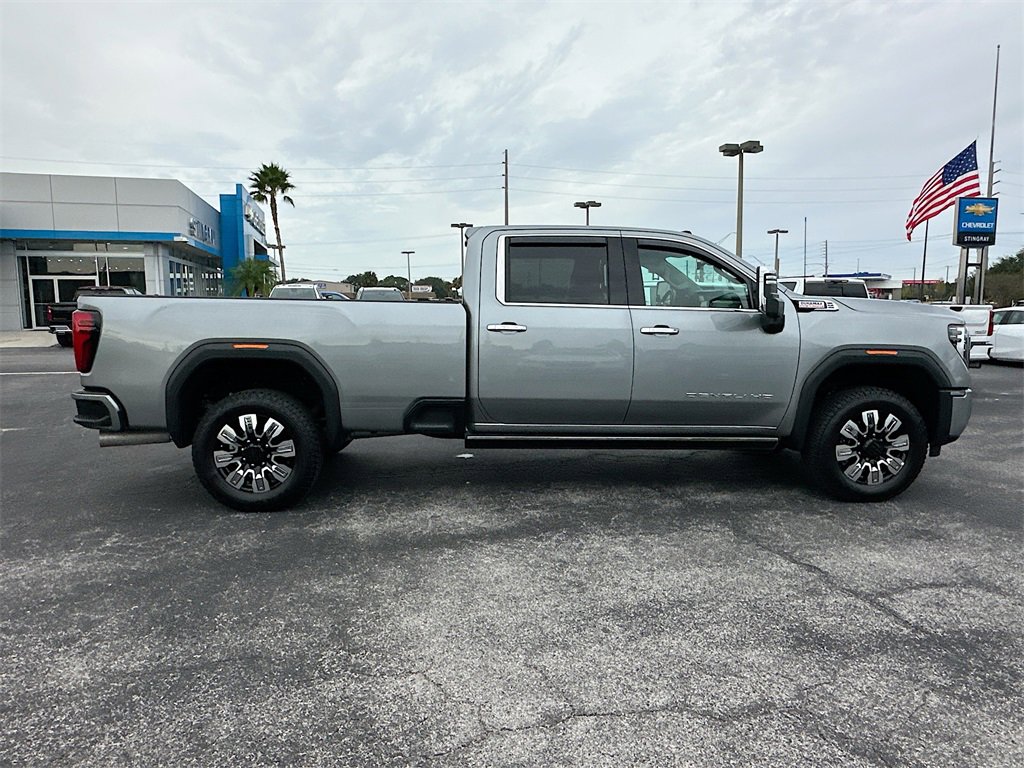 2025 Gmc Sierra 3500 HD Denali photo 3