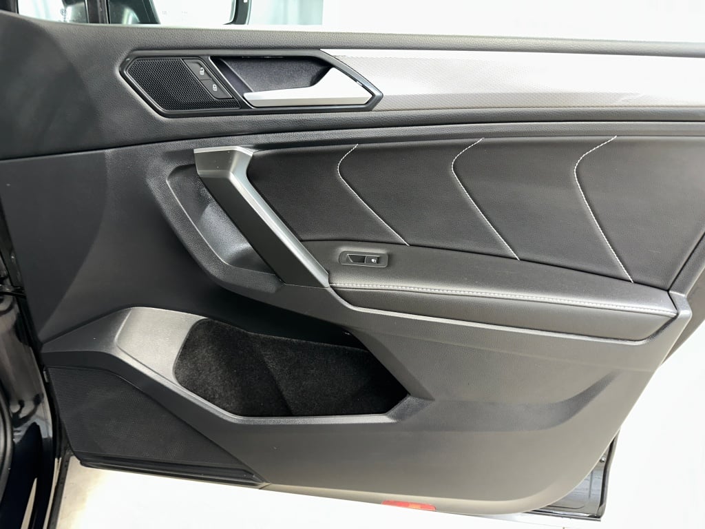 2024 Volkswagen Tiguan SE R-Line Black photo 32
