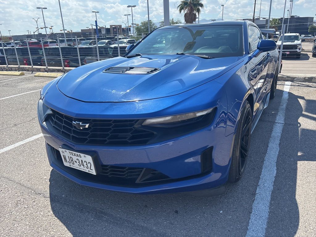 2020 Chevrolet Camaro LT1 photo 2