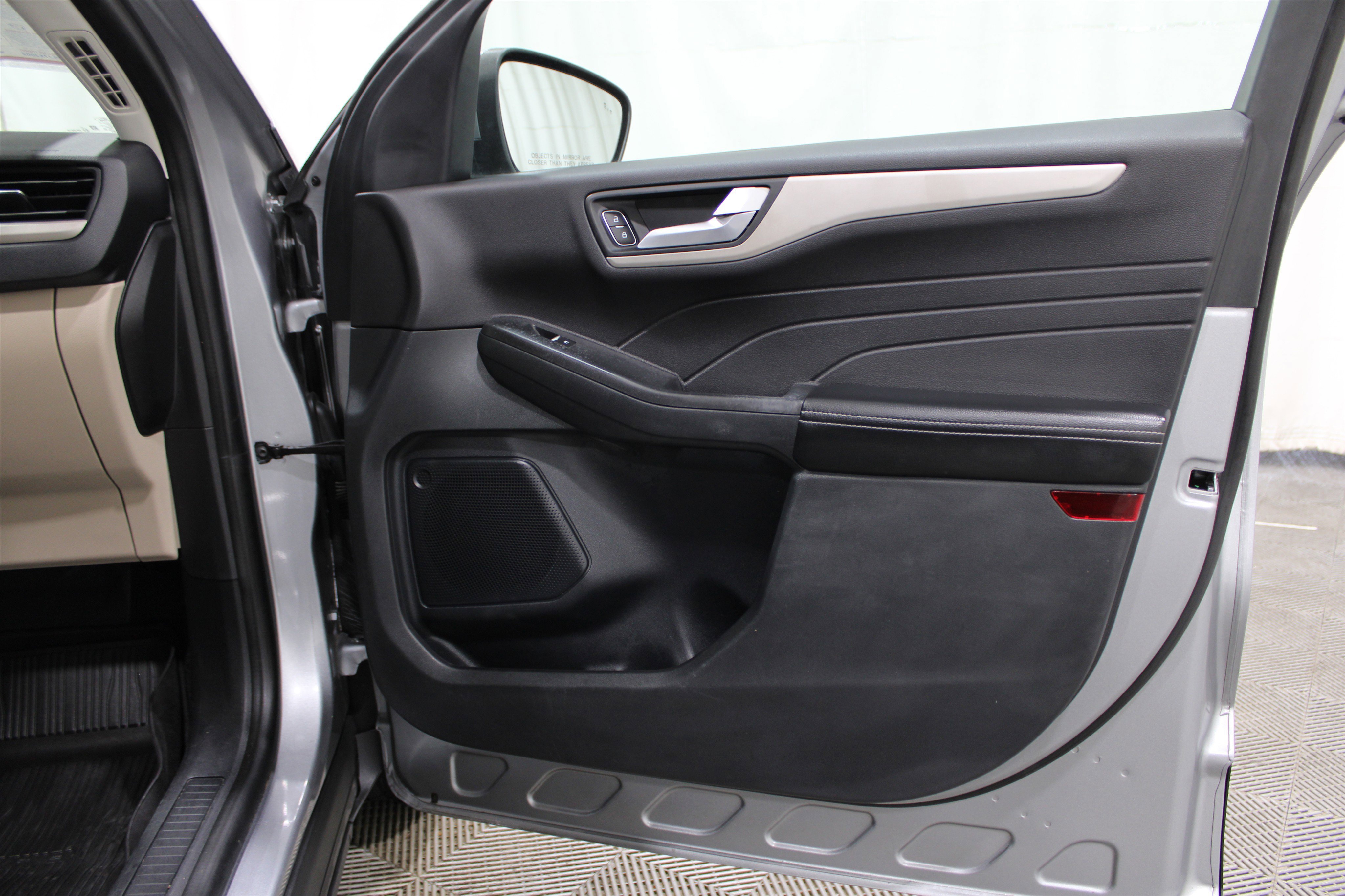 2021 Ford Escape SEL Hybrid photo 20
