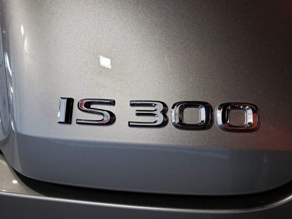 2025 Lexus IS 300 photo 10
