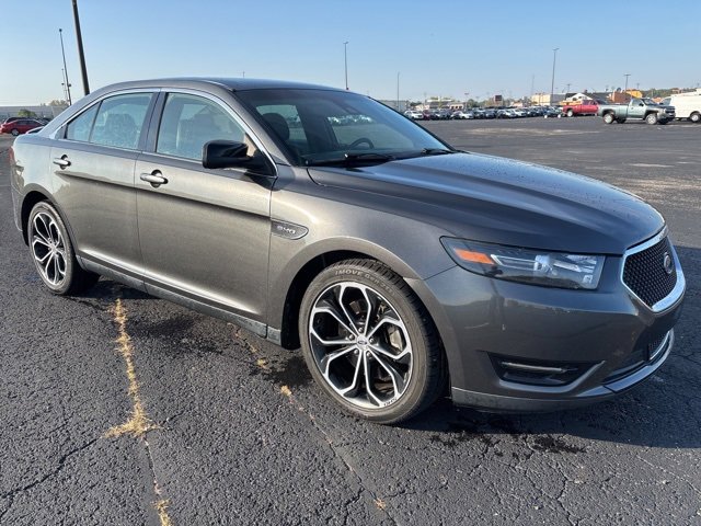 2016 Ford Taurus SHO photo 2