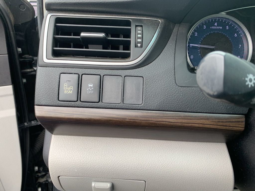 2015 Toyota Camry XLE photo 15