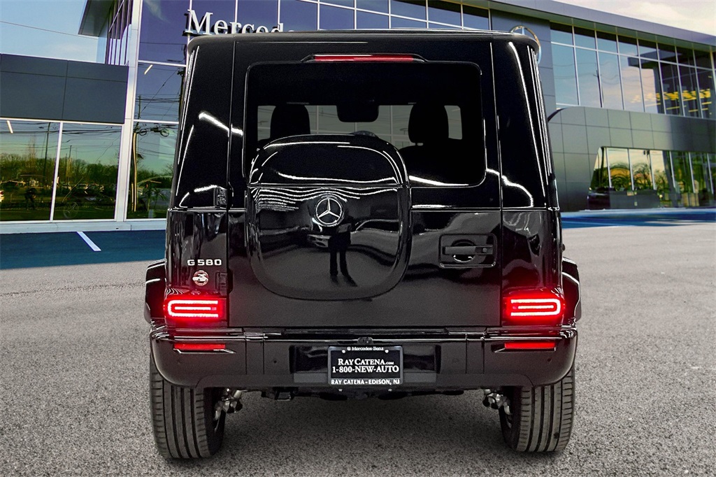 2025 Mercedes Benz G photo 4
