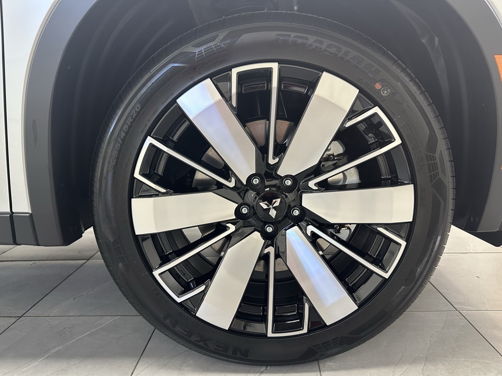 2025 Mitsubishi Outlander SE photo 11