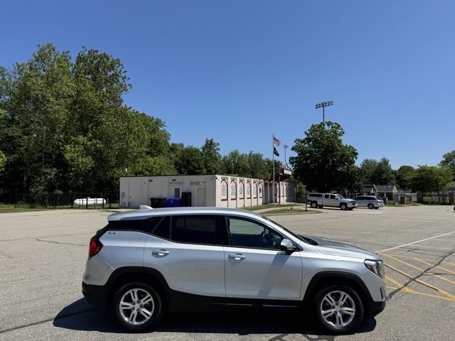 2020 Gmc Terrain SLE photo 3