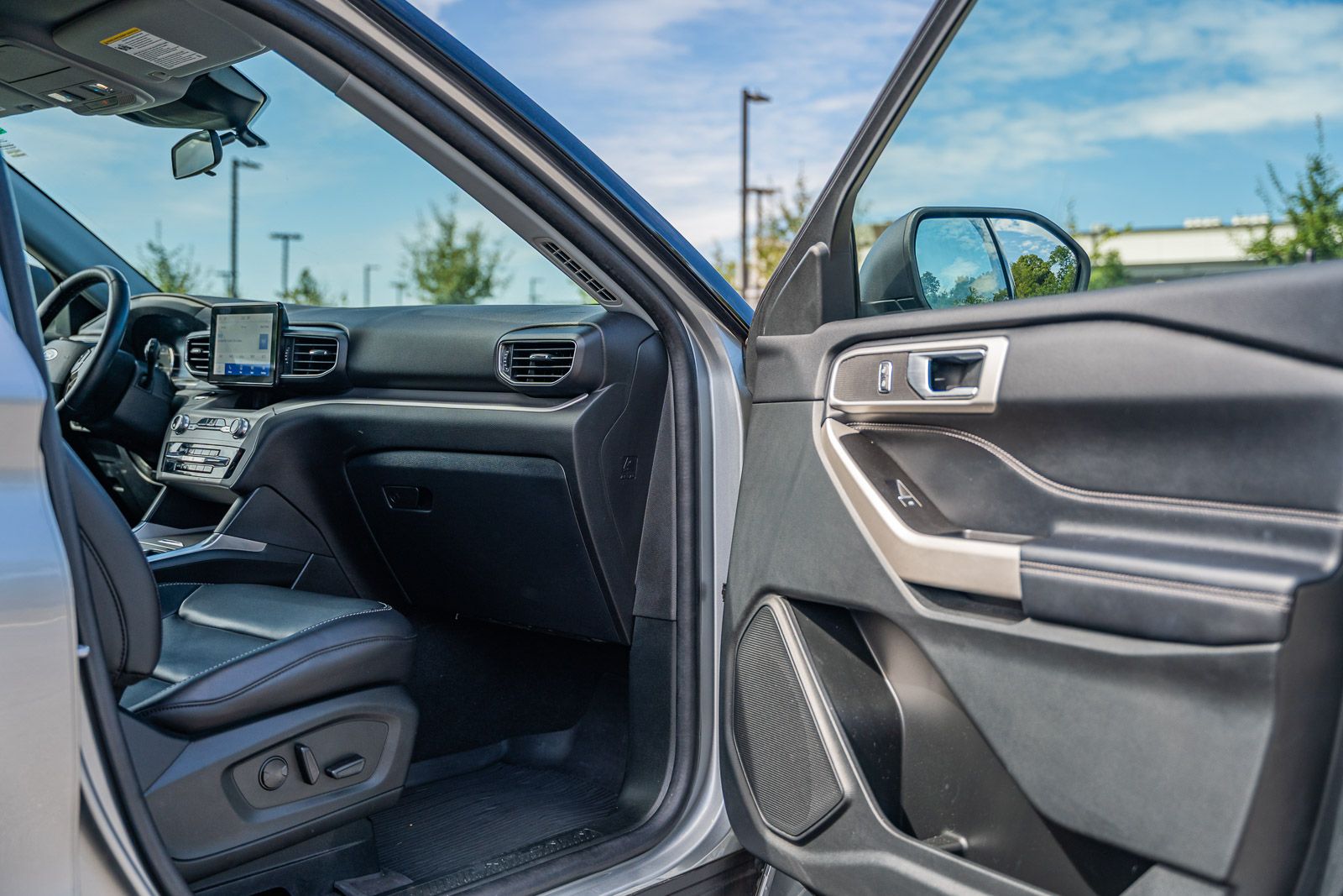 2022 Ford Explorer XLT photo 10