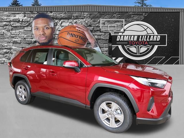 2025 Toyota RAV4 XLE's photo