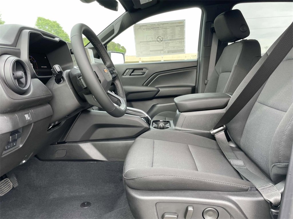 2025 Chevrolet Colorado Work Truck photo 15