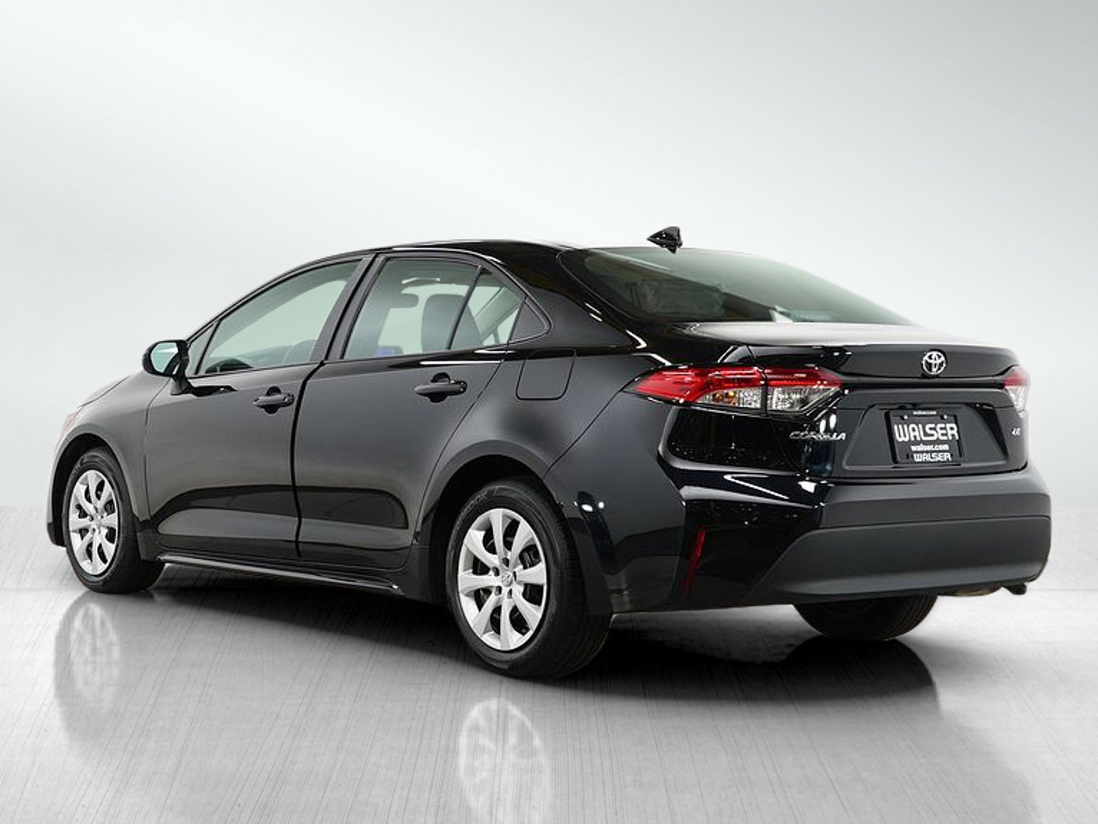 2024 Toyota Corolla LE photo 3