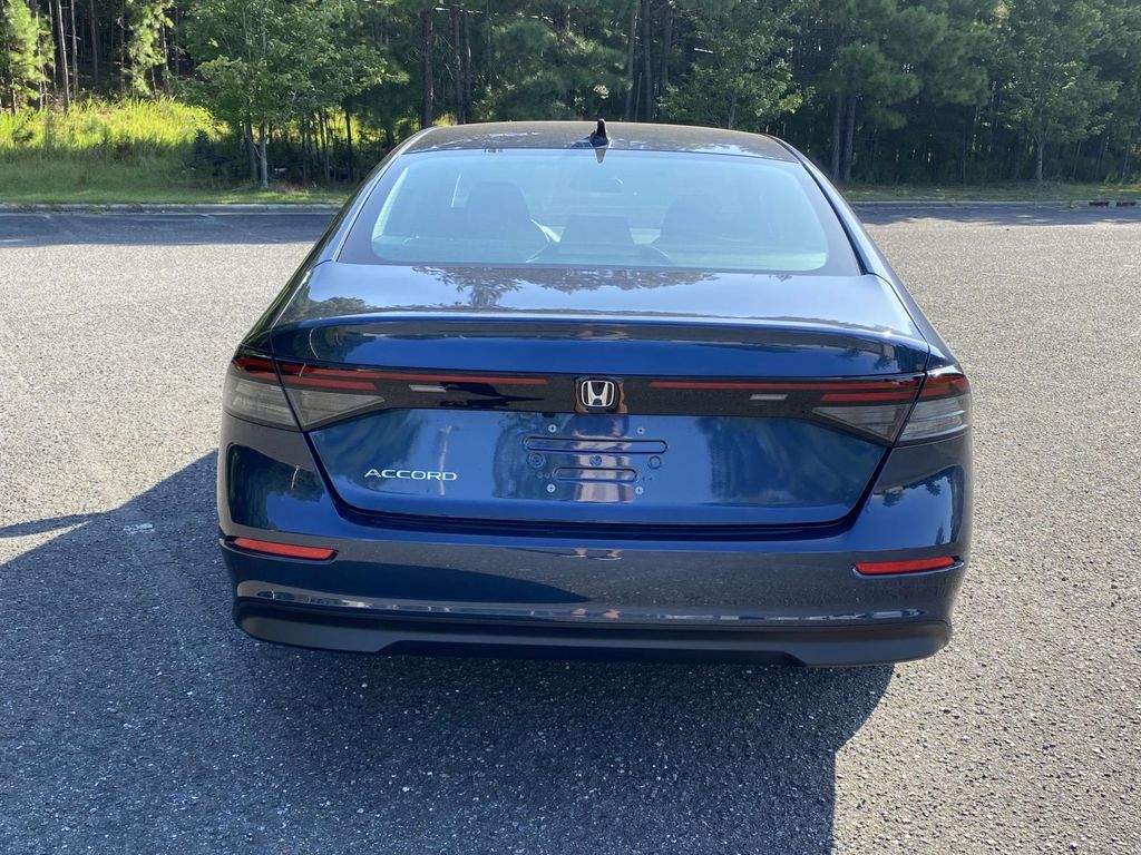 2025 Honda Accord 1.5T SE photo 4