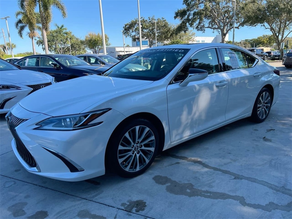 2019 Lexus ES 350 photo 3