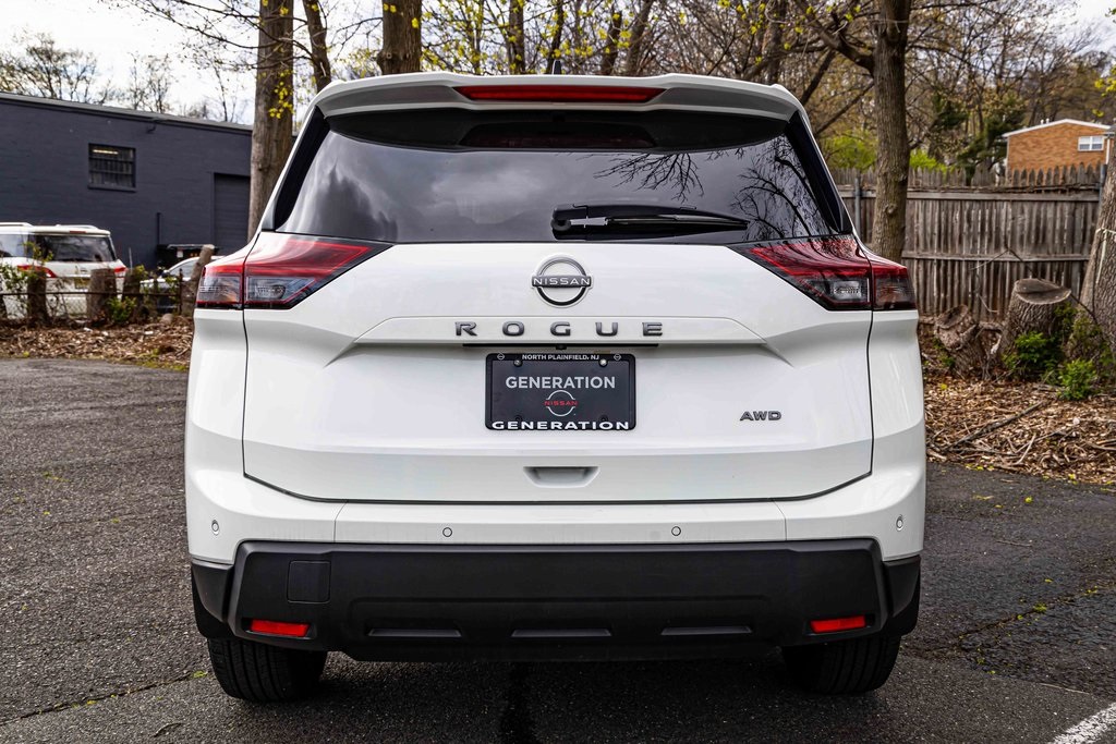 2024 Nissan Rogue S AWD photo 5