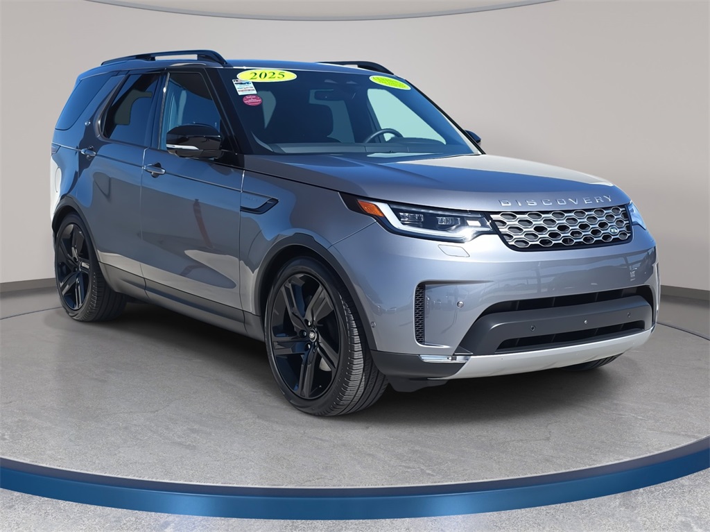 2025 Land Rover Discovery S photo 2