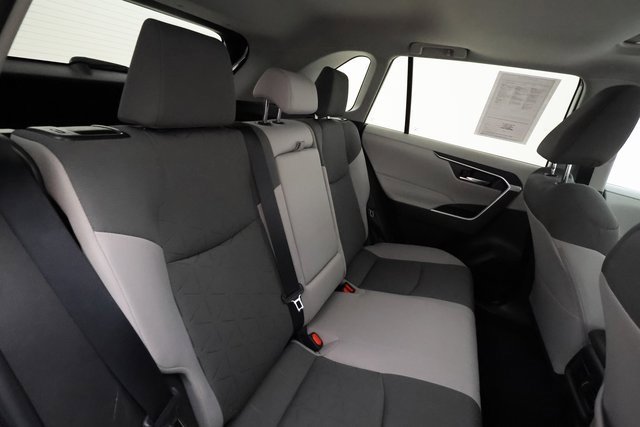 2022 Toyota RAV4 Hybrid XLE photo 21