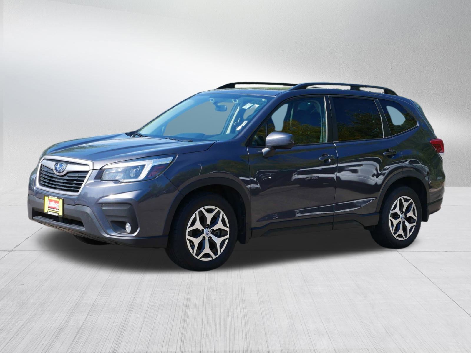 2021 Subaru Forester Premium photo 3