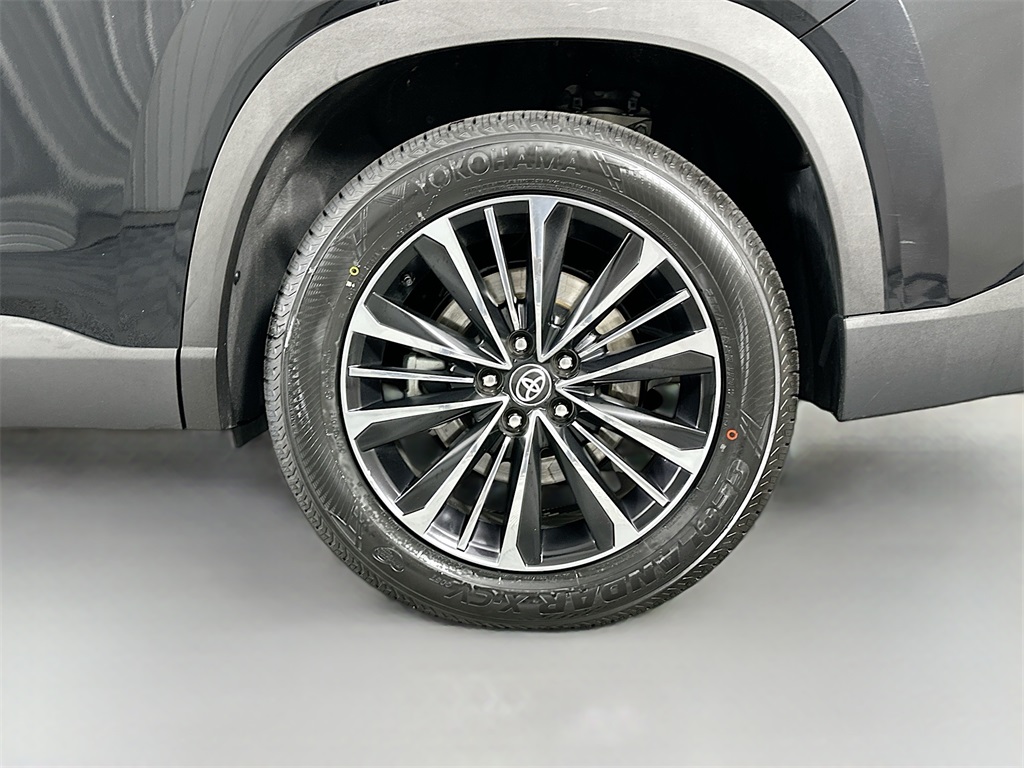2024 Toyota Highlander Hybrid Platinum photo 29