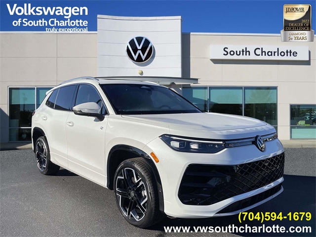 2026 Volkswagen Tiguan SEL R-LINE TURBO's photo