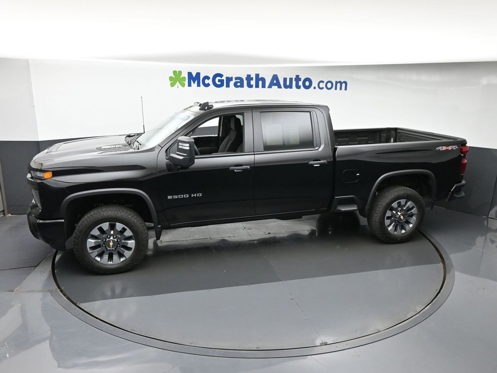 2025 Chevrolet Silverado 2500HD Custom photo 17