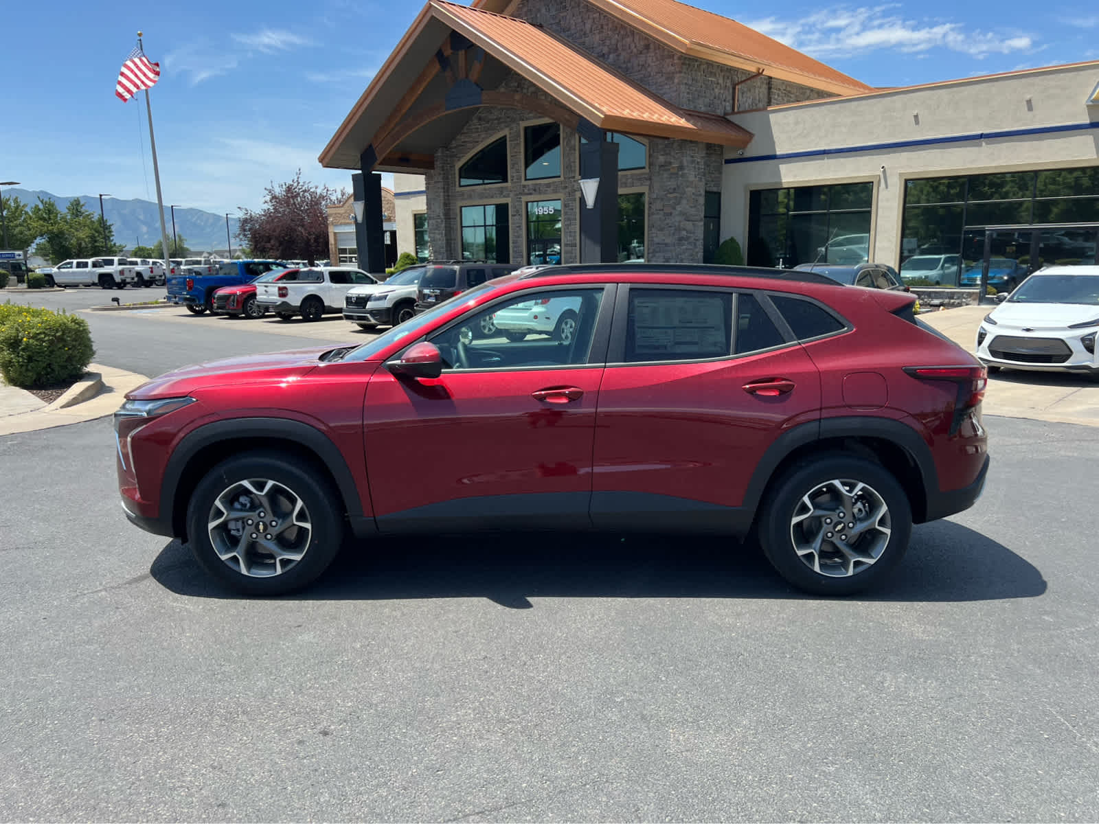 2025 Chevrolet Trax LT photo 2