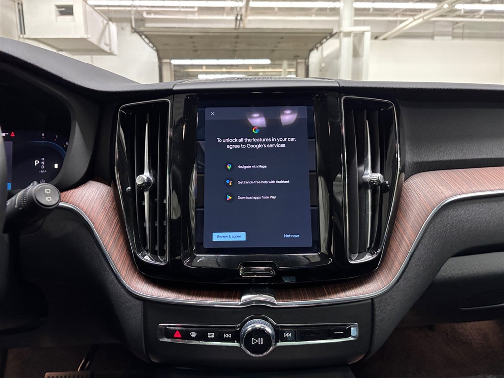 2023 Volvo XC60 B5 Plus photo 21