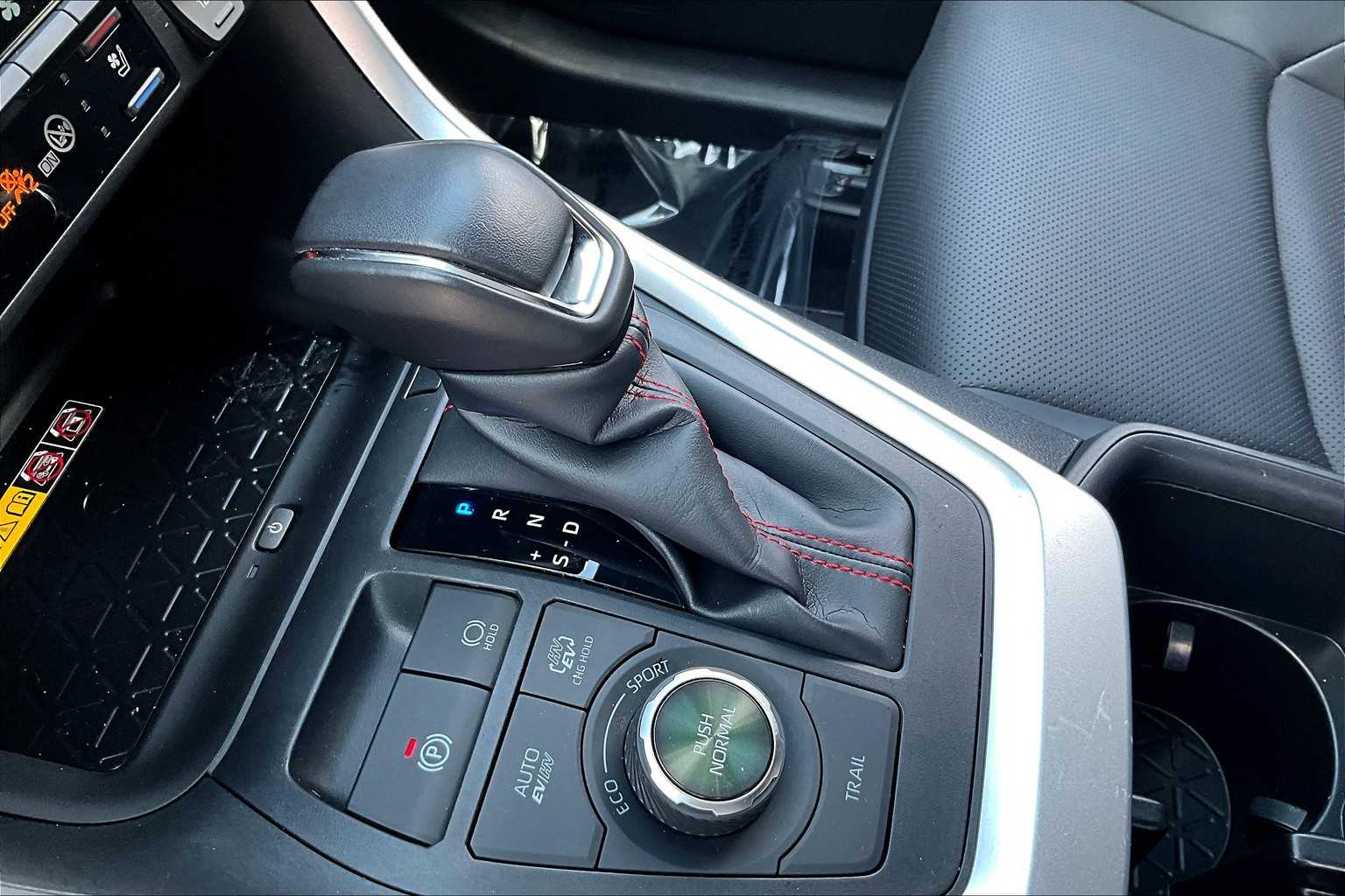2024 Toyota RAV4 Prime XSE Premium photo 14