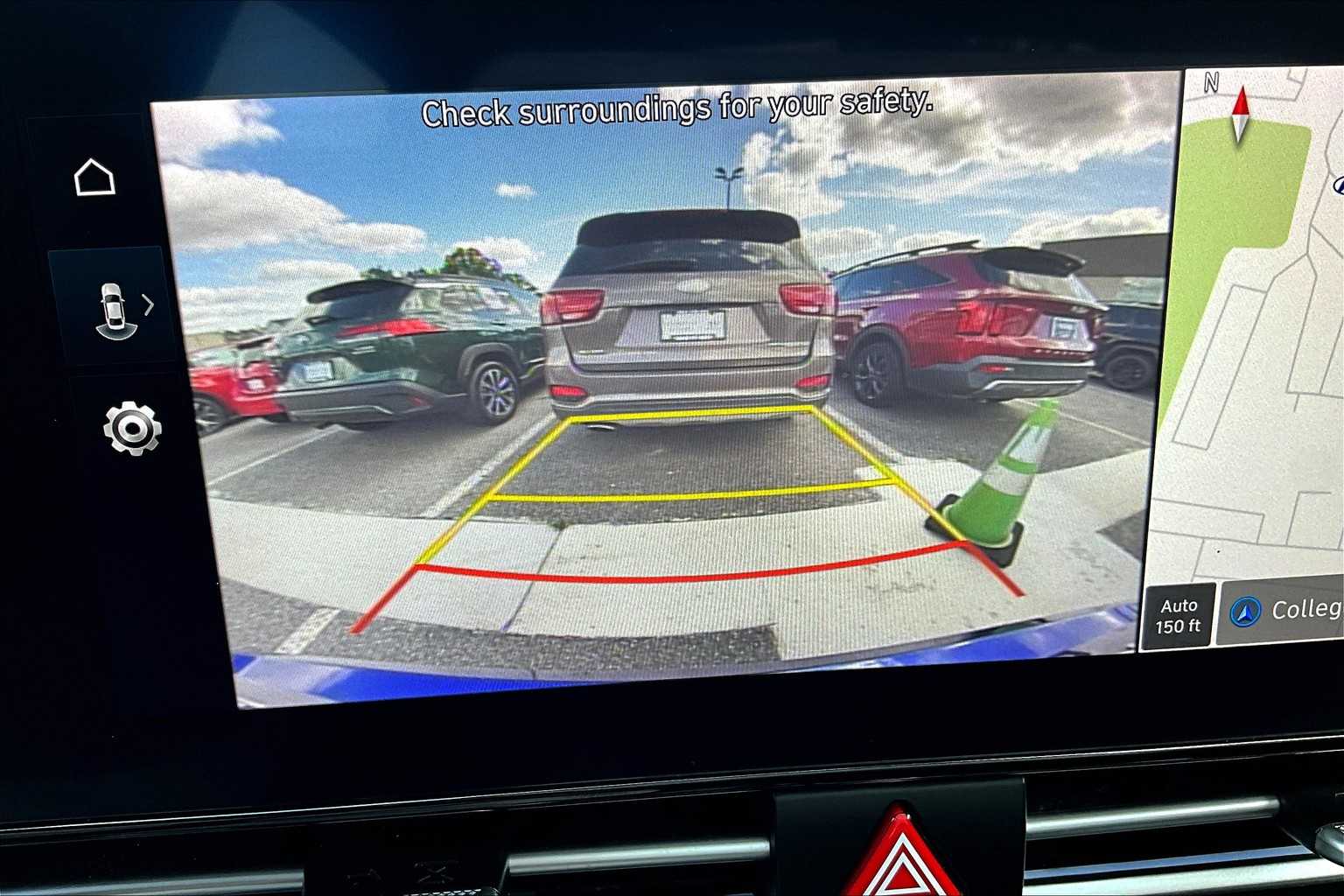 2024 Hyundai Elantra SEL Convenience photo 24