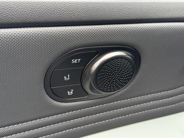 2025 Hyundai Elantra Hybrid Limited photo 15