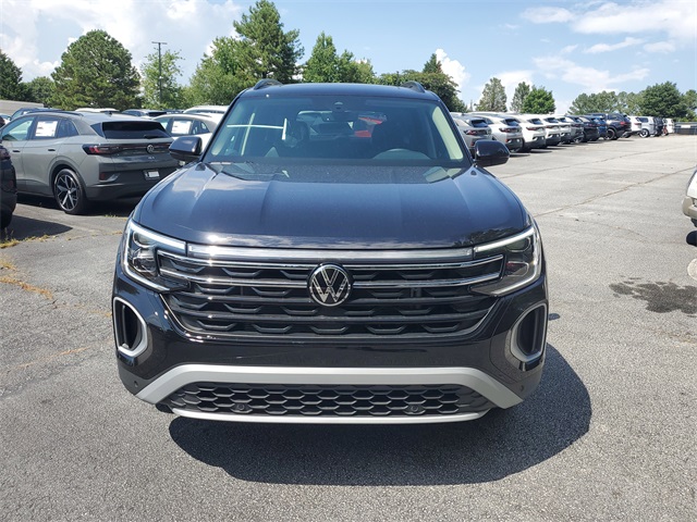 2025 Volkswagen Atlas Peak Edition SE photo 3