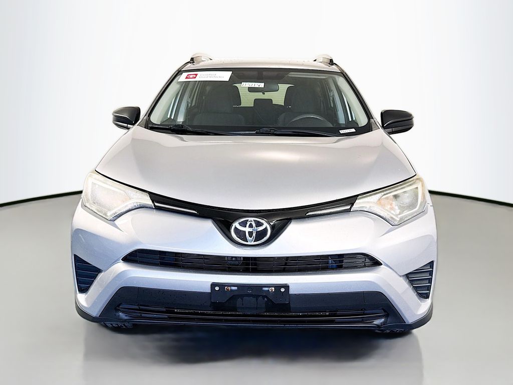 2016 Toyota RAV4 LE photo 2