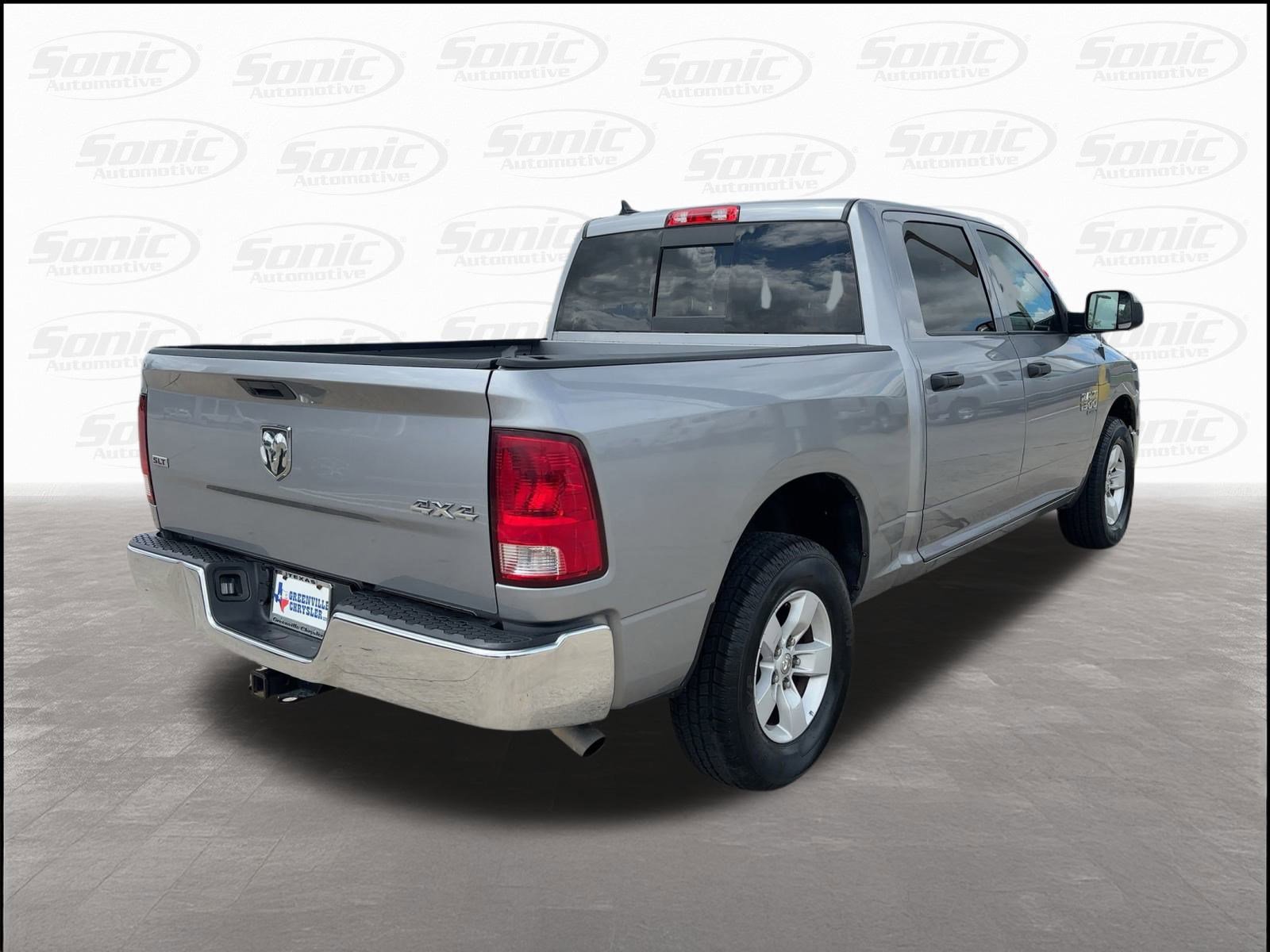 2023 Ram 1500 Classic SLT photo 8