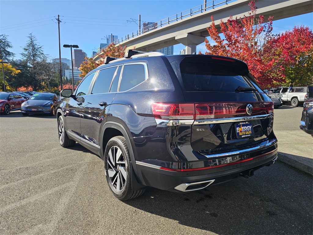 2024 Volkswagen Atlas SEL photo 4