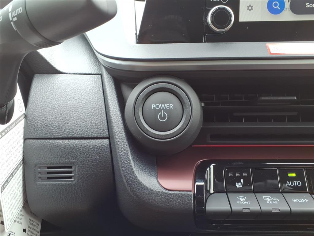2026 Toyota Prius Plug-in Hybrid XSE photo 18