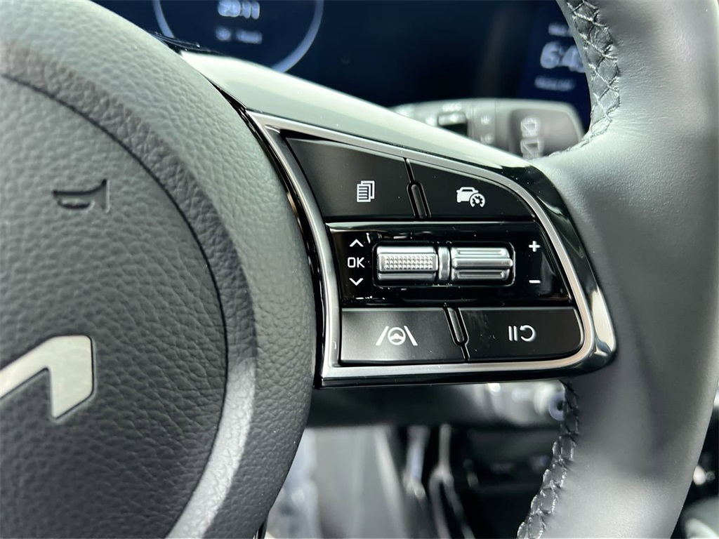 2026 Kia Seltos EX photo 16