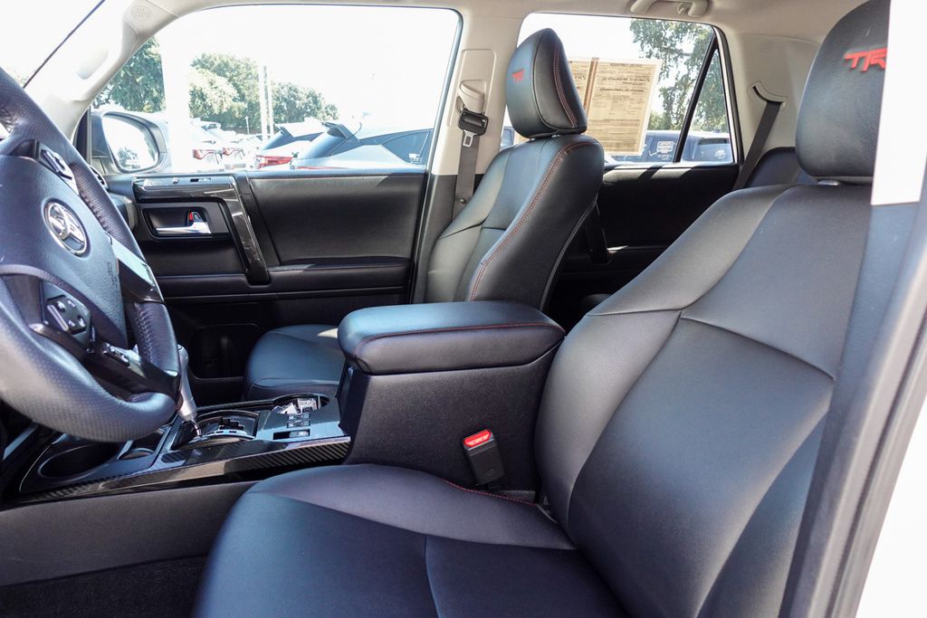 2020 Toyota 4Runner TRD Off-Road Premium photo 14