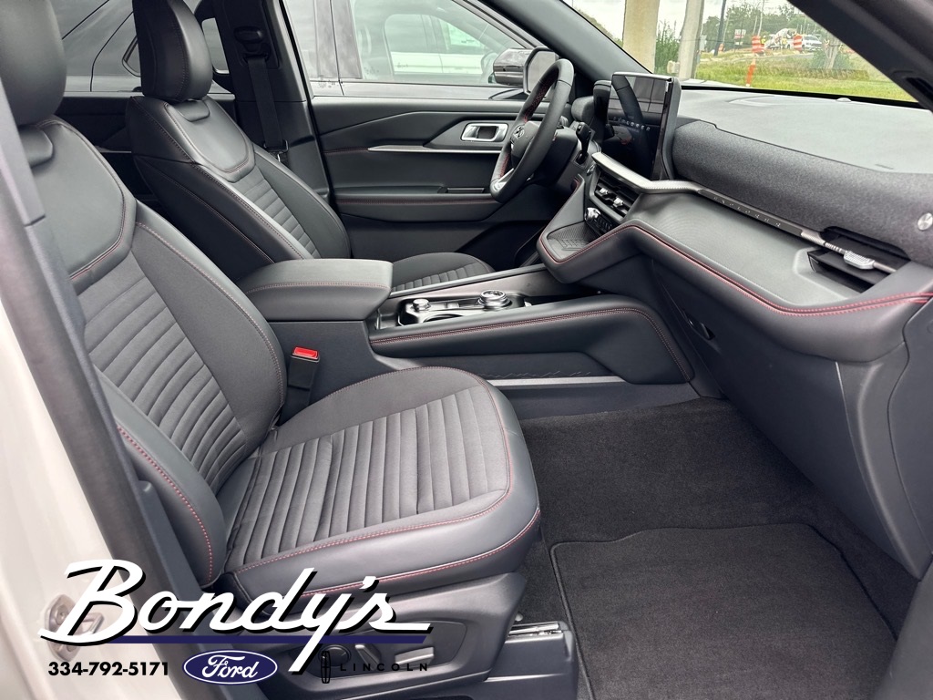 2025 Ford Explorer ST-Line photo 15