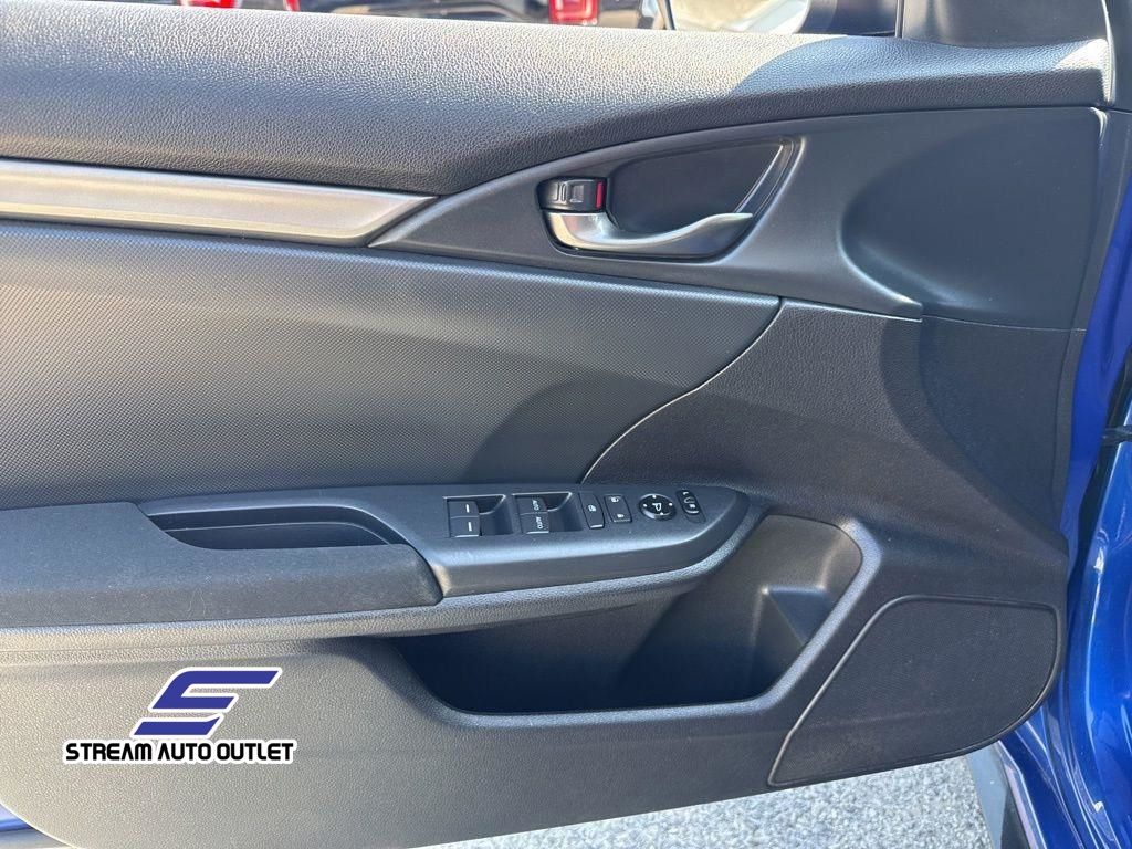 2018 Honda Civic Sport photo 12
