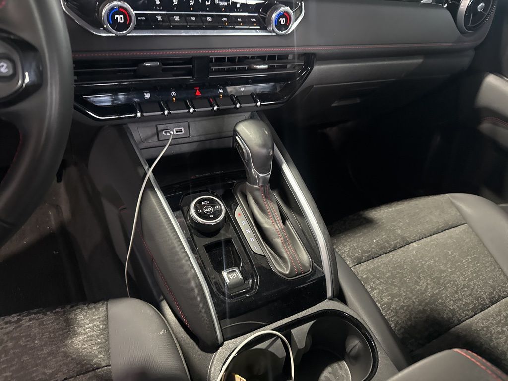 2024 Chevrolet Colorado Z71 photo 18