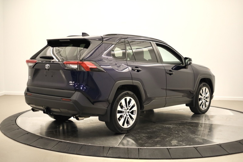 2021 Toyota RAV4 XLE Premium photo 2