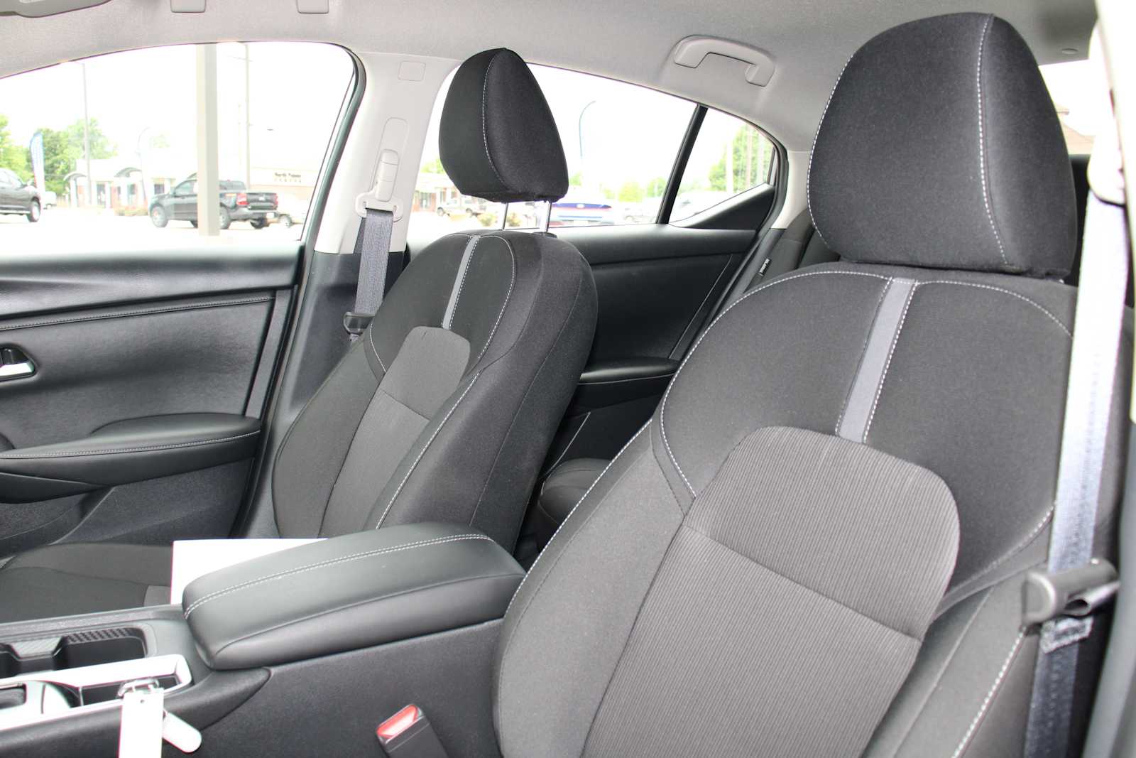 2025 Nissan Sentra SV photo 13