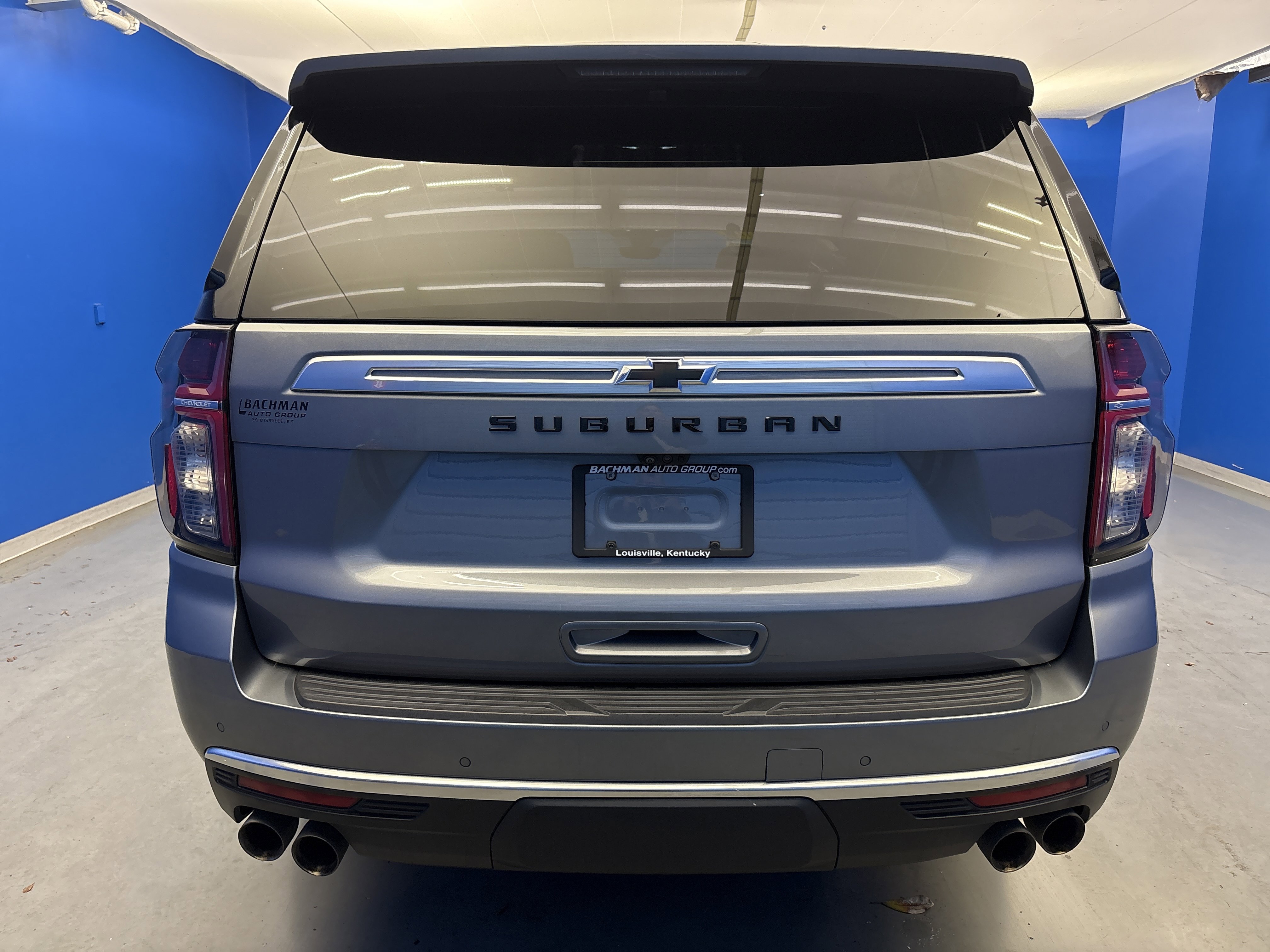 2022 Chevrolet Suburban High Country photo 3