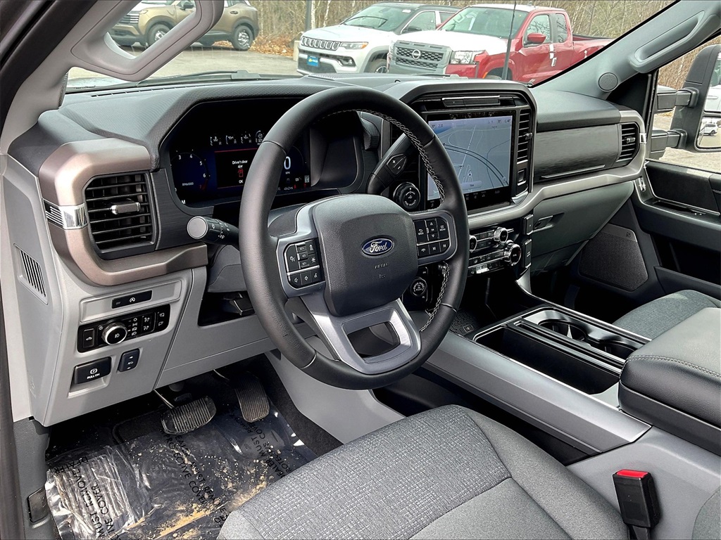 2025 Ford F-150 XLT photo 8