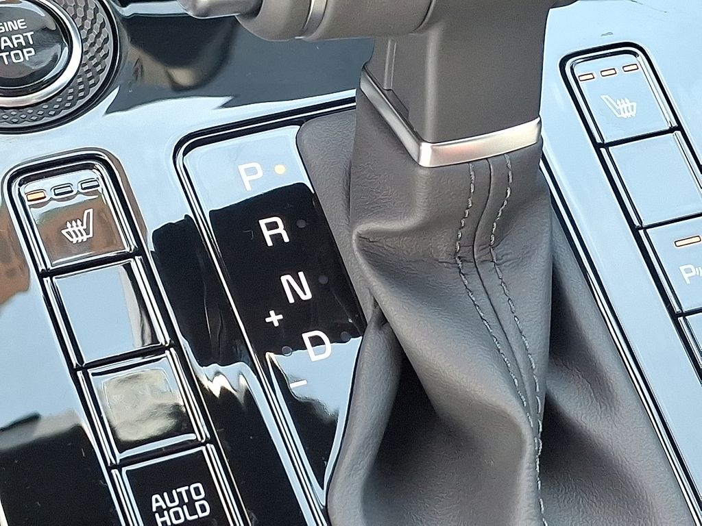 2025 Kia Niro EX photo 17