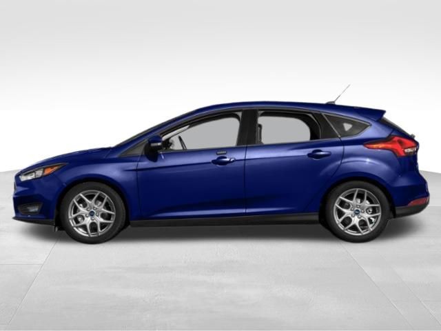 2018 Ford Focus SEL photo 2