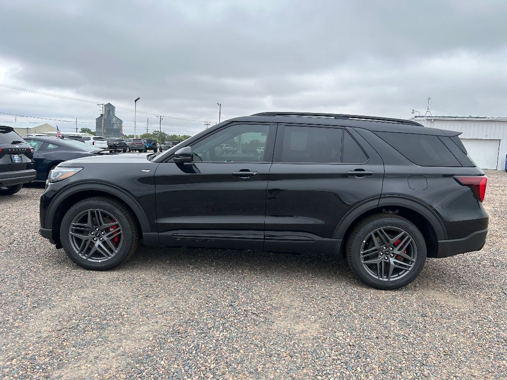 2025 Ford Explorer ST-Line photo 3