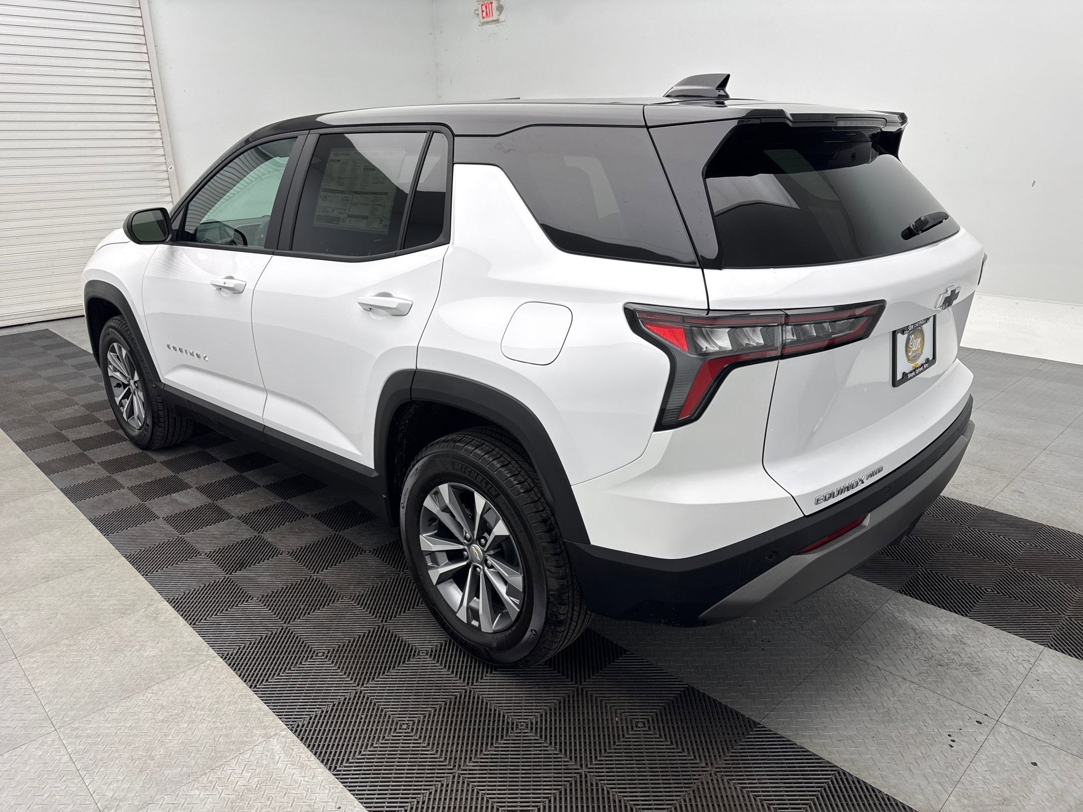 2026 Chevrolet Equinox LT photo 2