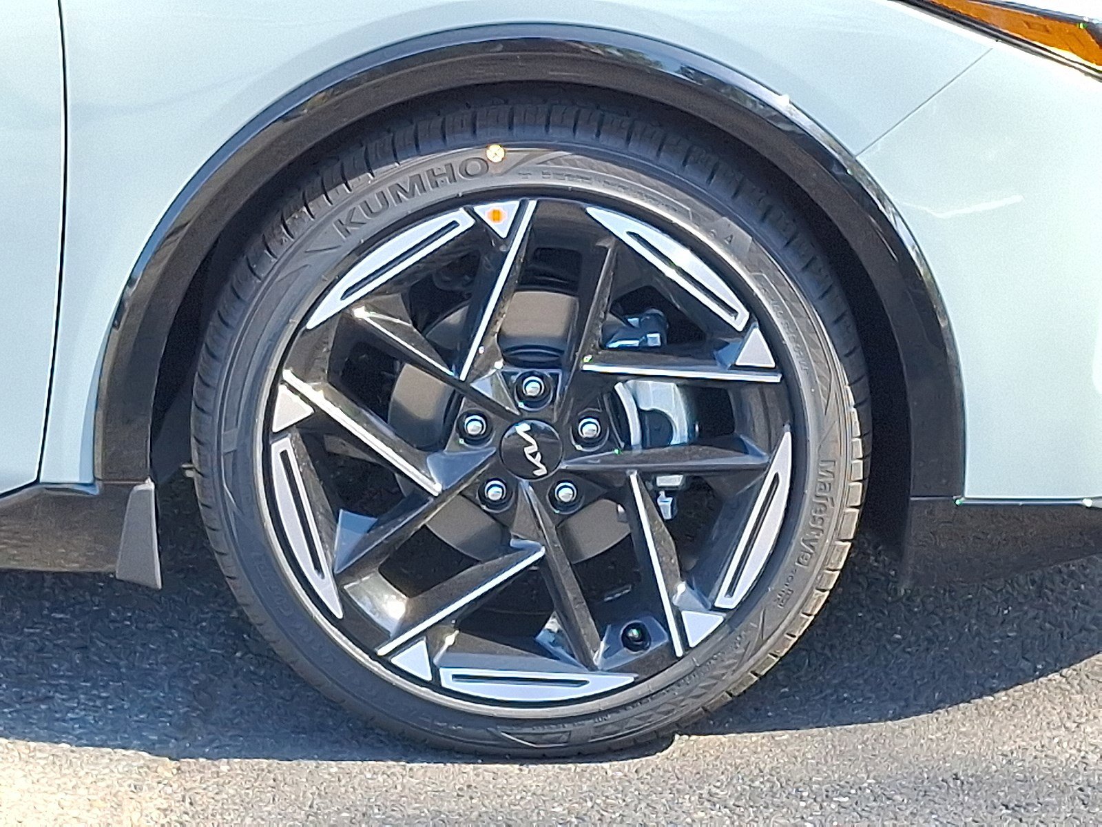 2025 Kia K4 GT-Line photo 4